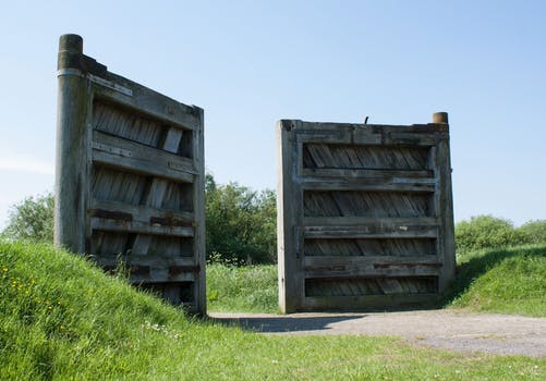 gate