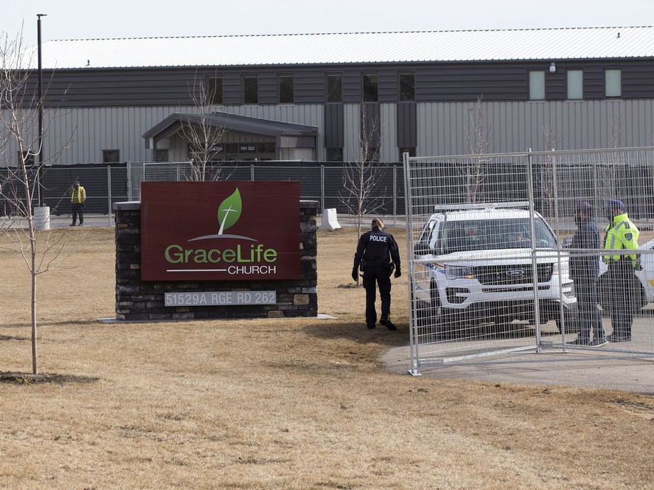 83554468-gracelife_4406-w